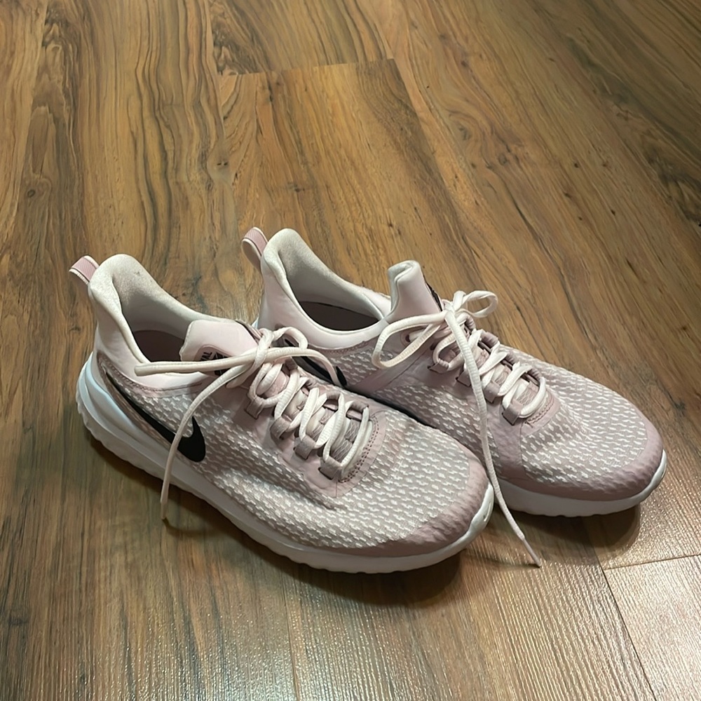 Pink Nike Tennis Shoes